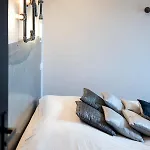 Au Coeur Du Village Guest house 4*