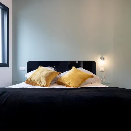 Au Coeur Du Village Guest house