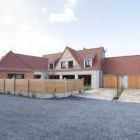 Гостевой дом Au Coeur Du Village 4*